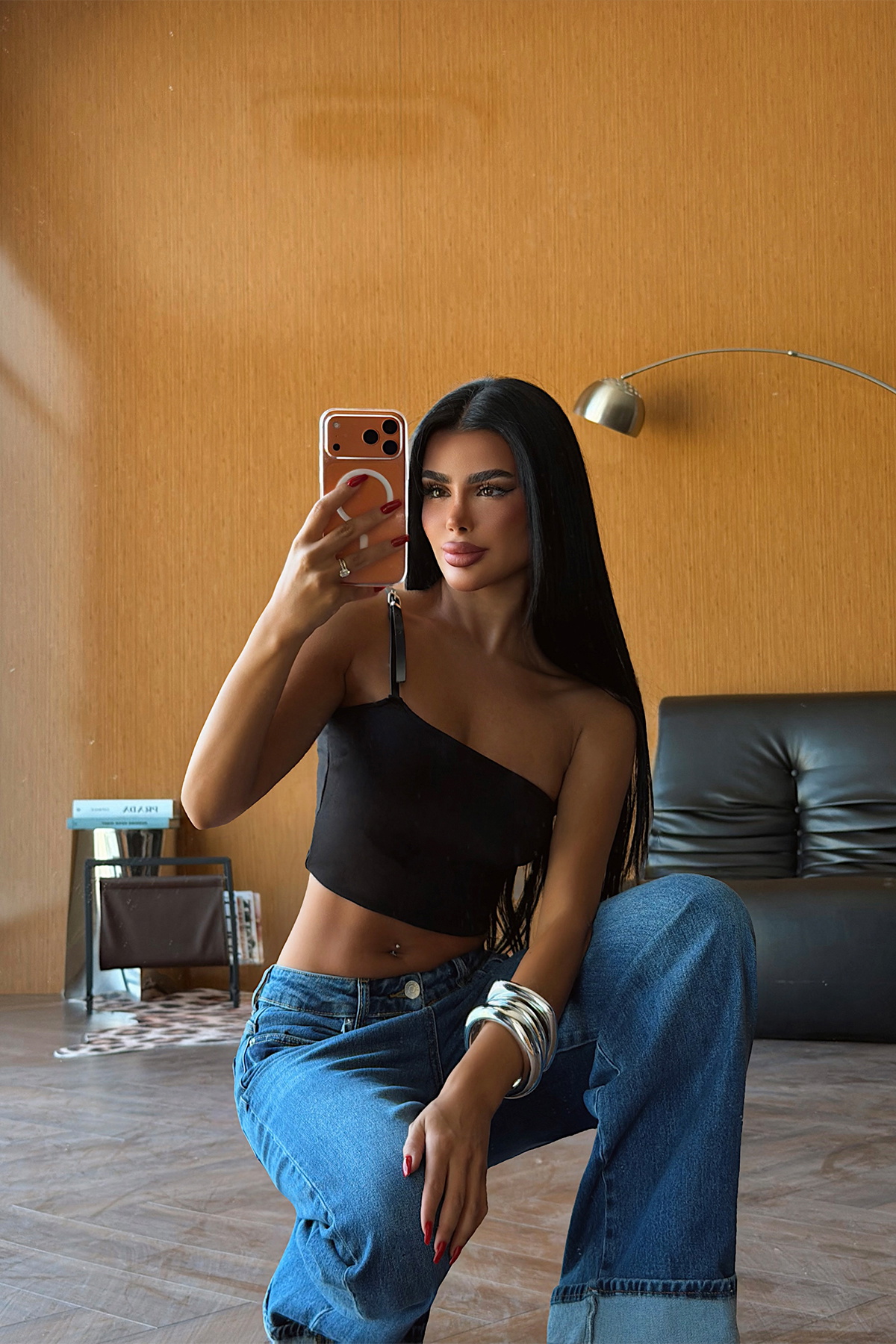 Siyah Kemer Detay Straplez Crop Top - 3