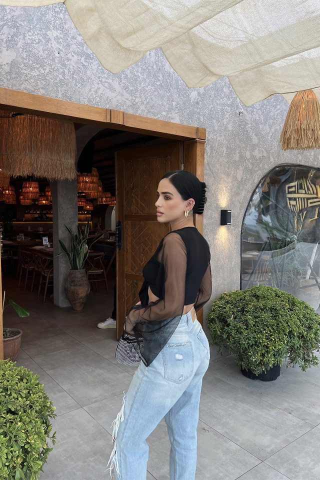 Siyah Kolları Tül Bağlamalı Crop Top ATE2619 - 2