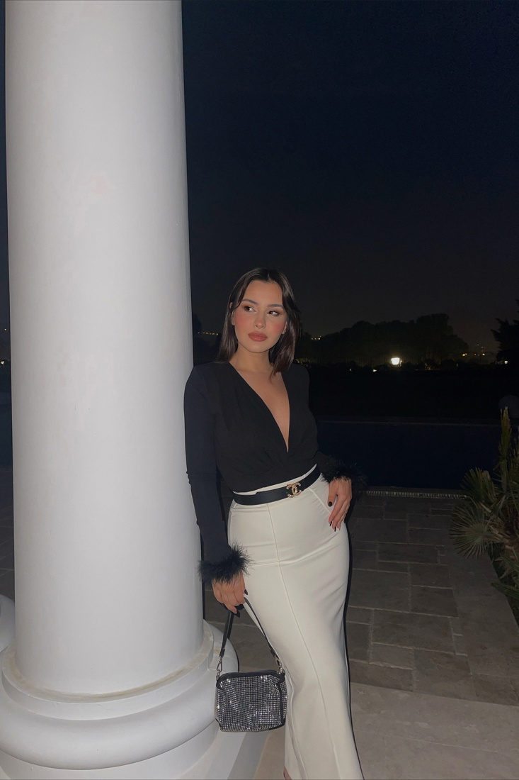 Siyah Kolları Tüylü Bodysuit ATE3277 - EYYO ATELIER