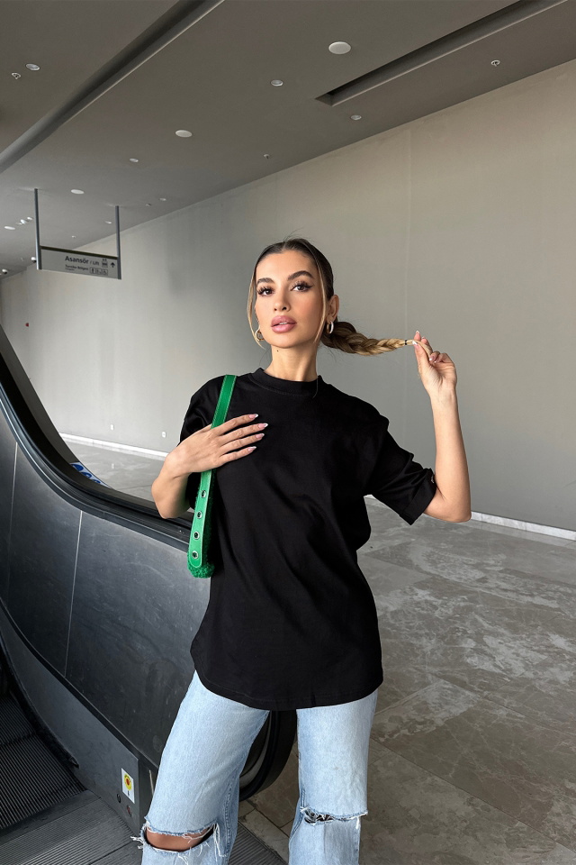 Siyah Kolu Yazılı Basic Tişört ATE6092
