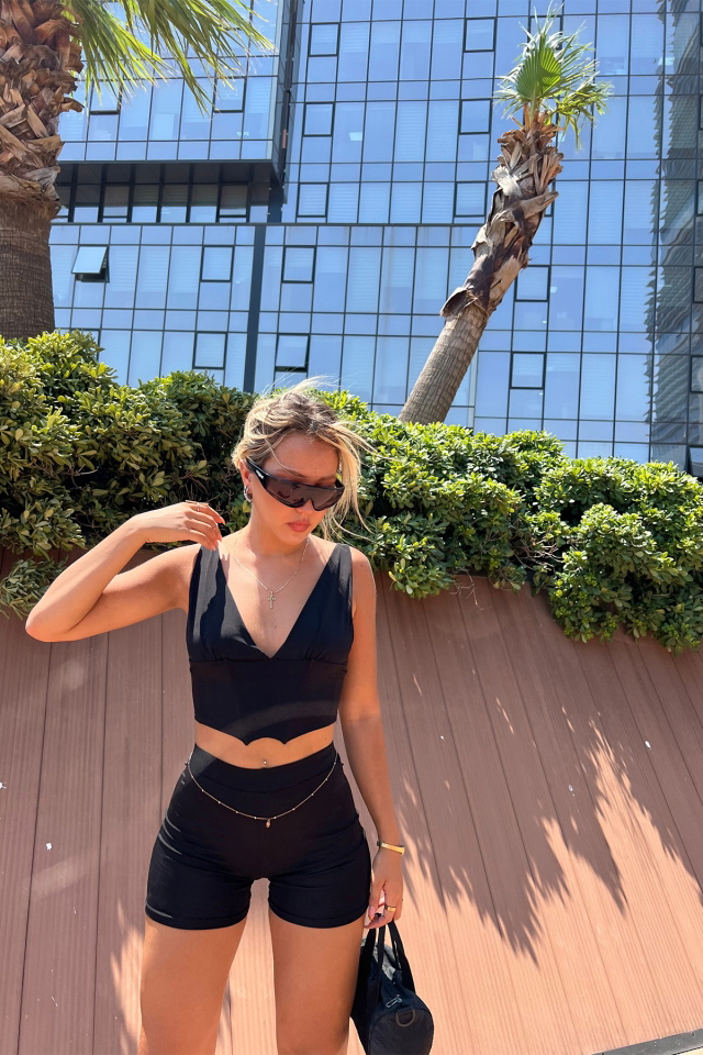 Siyah Kruvaze Yaka Crop Top ATE1716 -