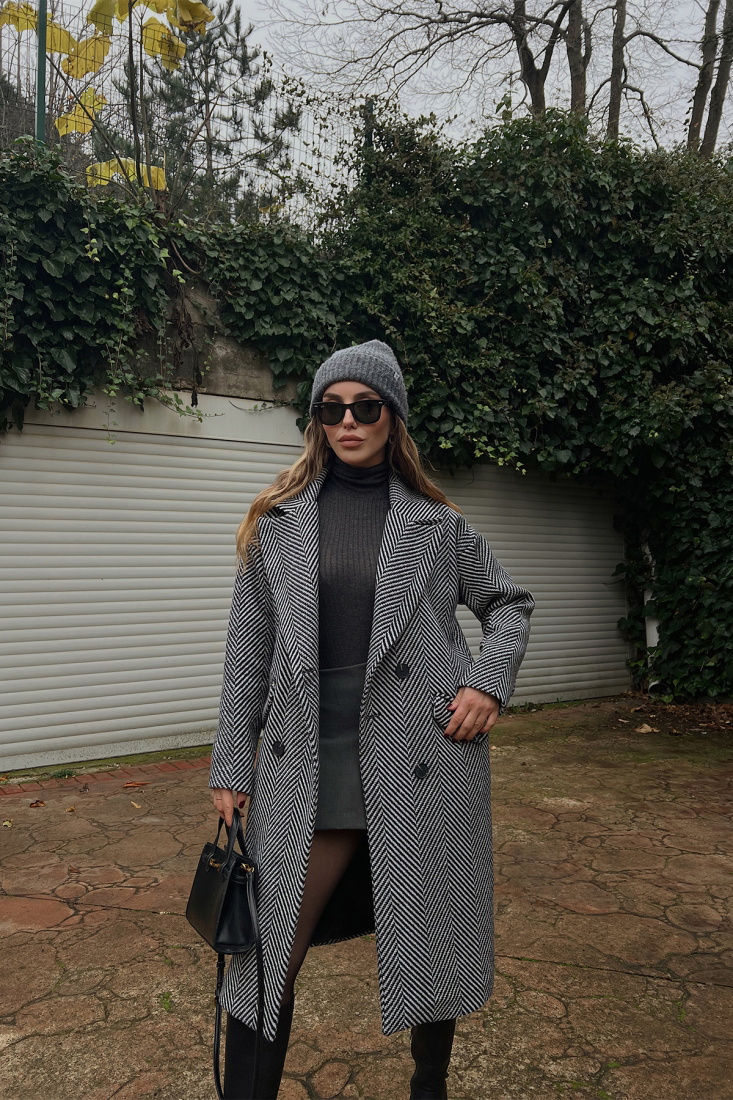 Siyah Kruvaze Yaka Düğmeli Kaban ATE3122 - EYYO