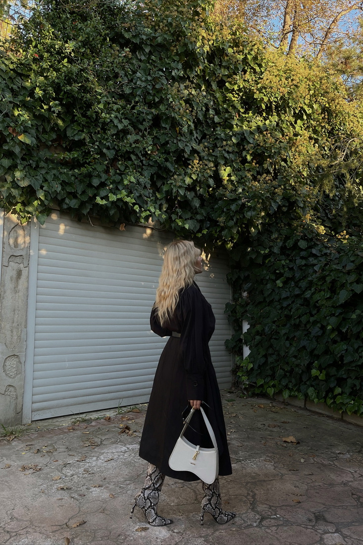 Siyah Kruvaze Yaka Kolları Düğmeli Trenckot ATE2454 - EYYO