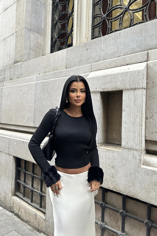 Siyah Kürk Detay Crop Top