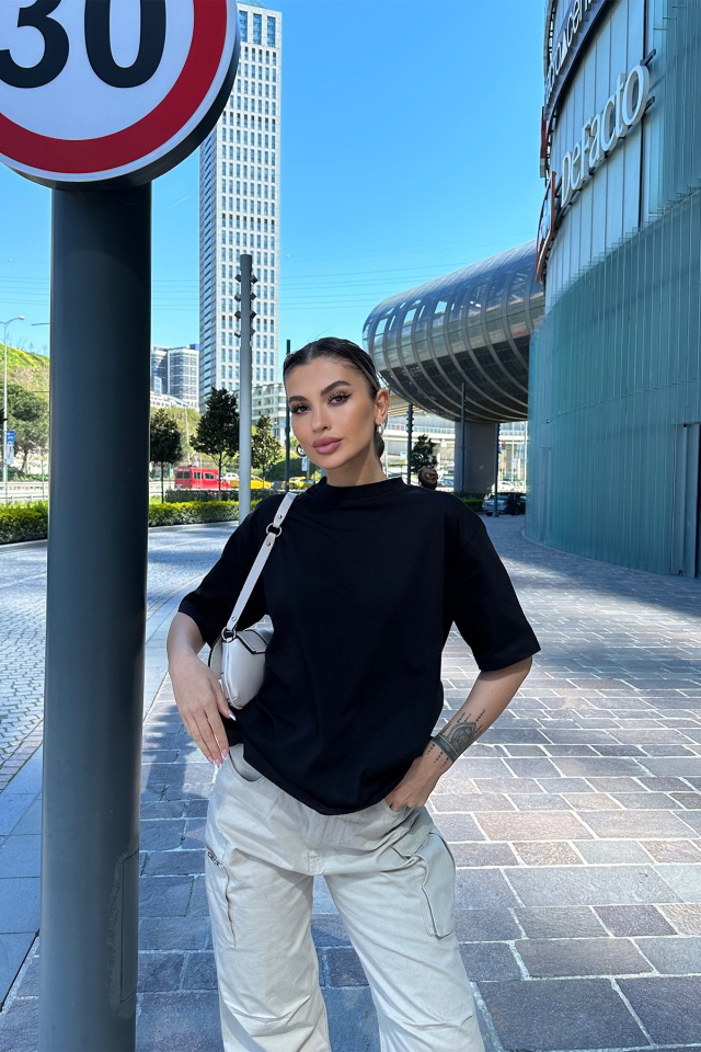 Siyah Loveless Yazılı Tişört