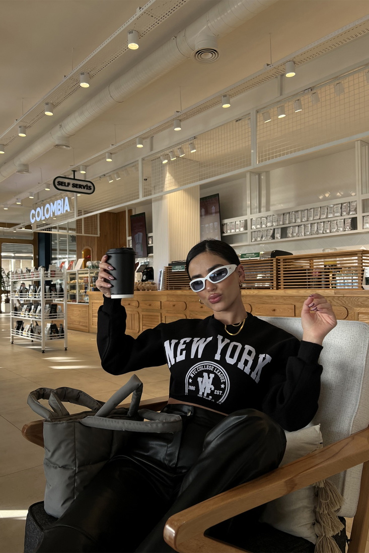 Siyah New York Baskılı Crop Top ATE3353 - ZECHKA