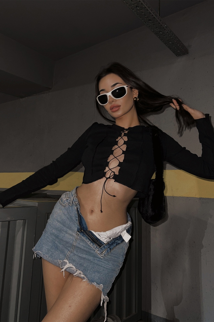 Siyah Önden Bağlamalı Crop Top ATE3669 - PAYNA