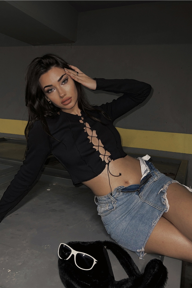 Siyah Önden Bağlamalı Crop Top ATE3669 - PAYNA