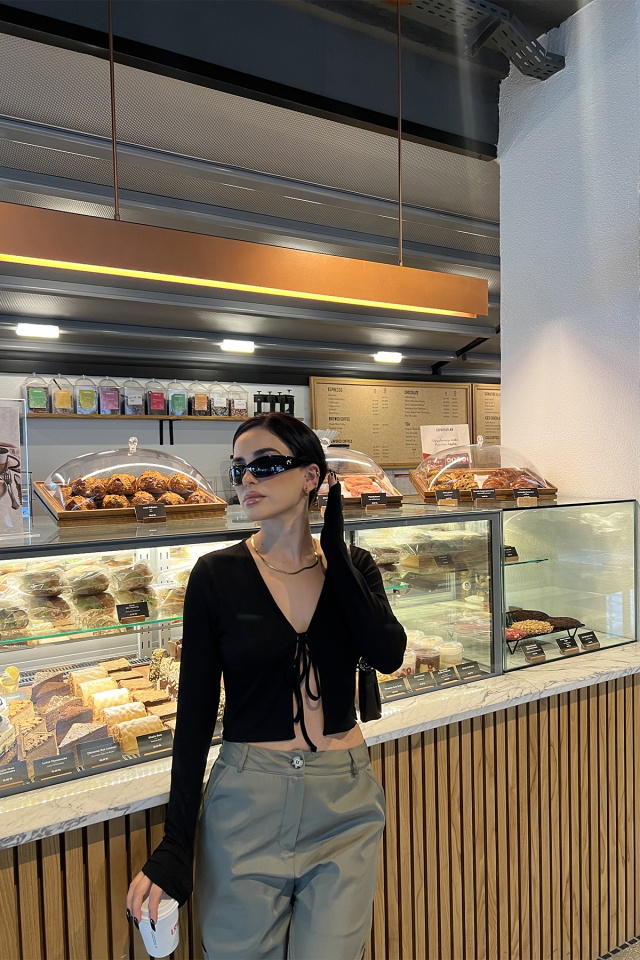 Siyah Önden Bağlamalı Crop Top ATE3933 - 4
