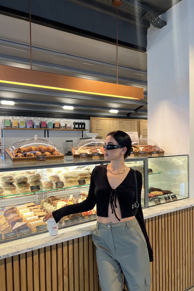 Siyah Önden Bağlamalı Crop Top ATE3933 - 5