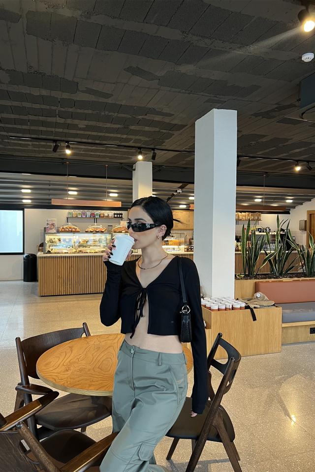 Siyah Önden Bağlamalı Crop Top ATE3933 - 6
