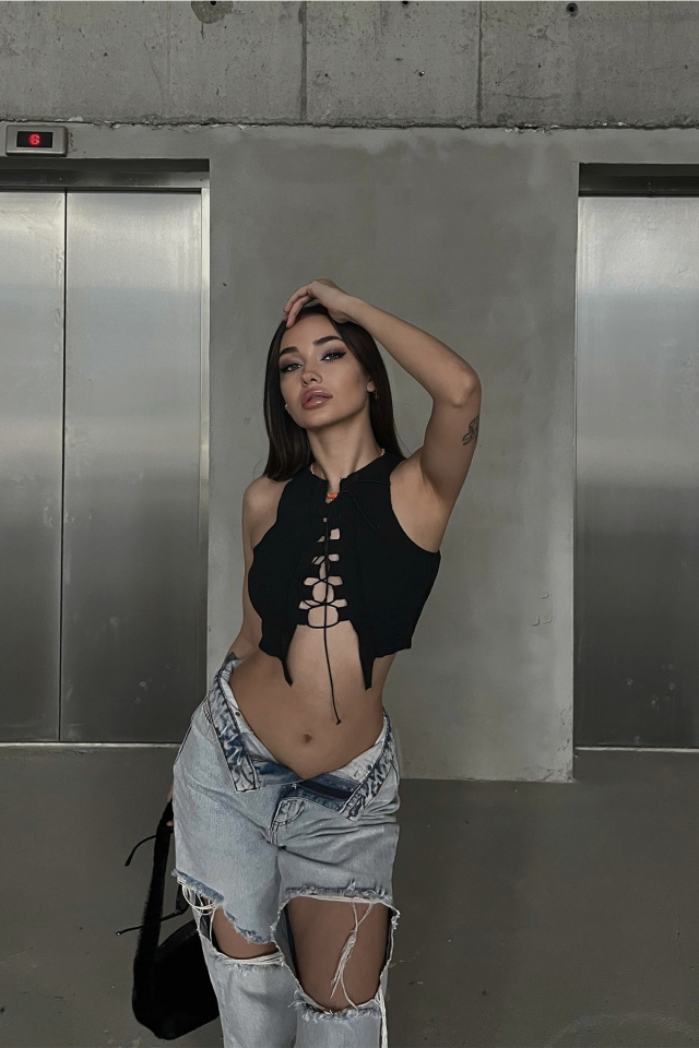Siyah Önden Bağlamalı Crop Top ATE4204 - 5