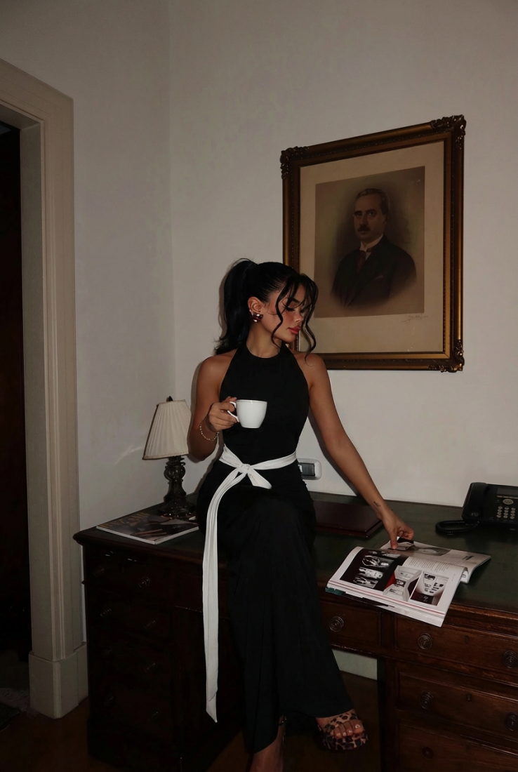 Siyah Giselle Fiyonk Detaylı Yırtmaçlı Elbise ATE-3026 - EYYO