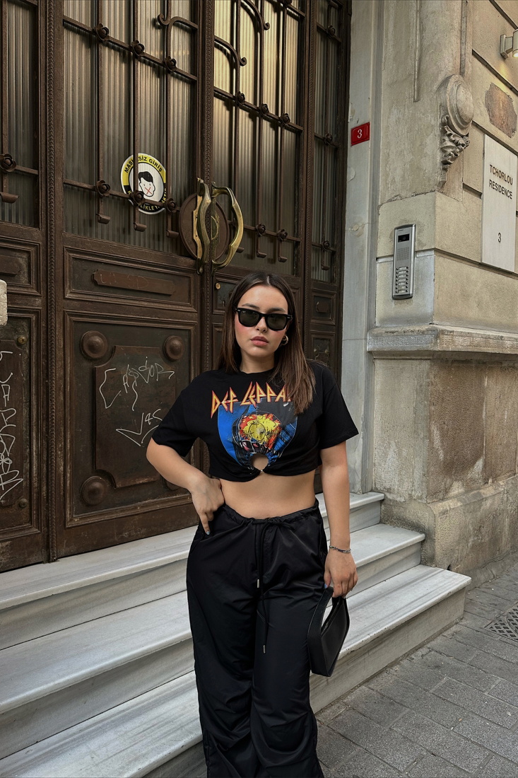 Siyah Önü Baskılı Crop Top ATE6624 - ZECHKA