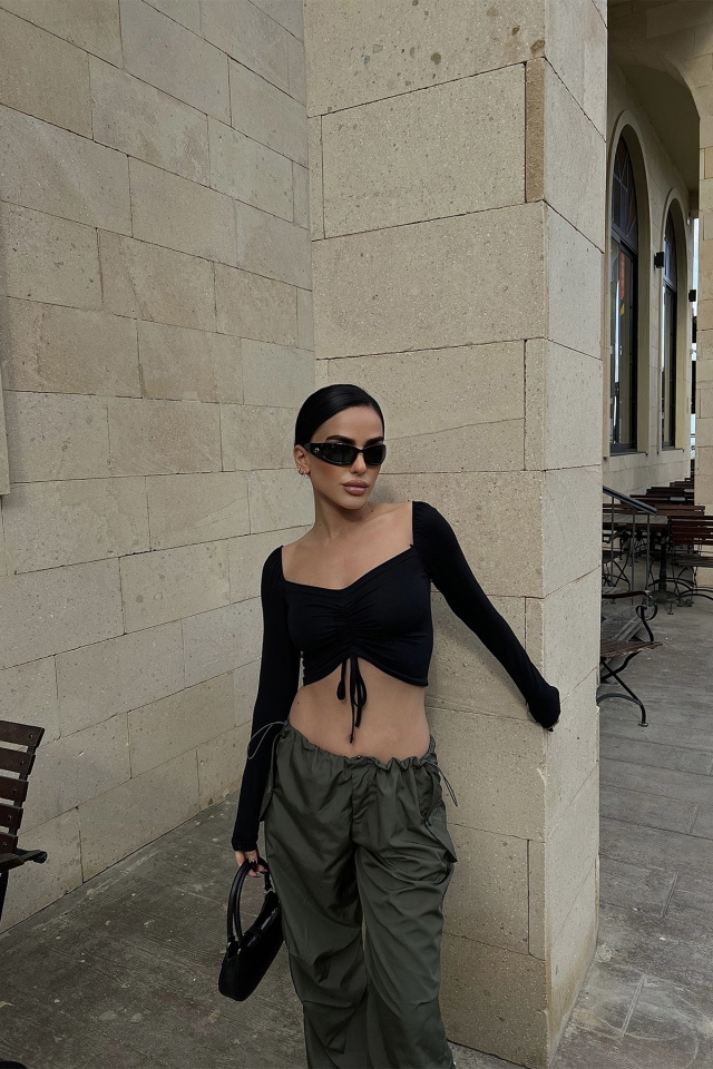 Siyah Önü Büzgülü Bağlamalı Bluz ATE4765 - 5