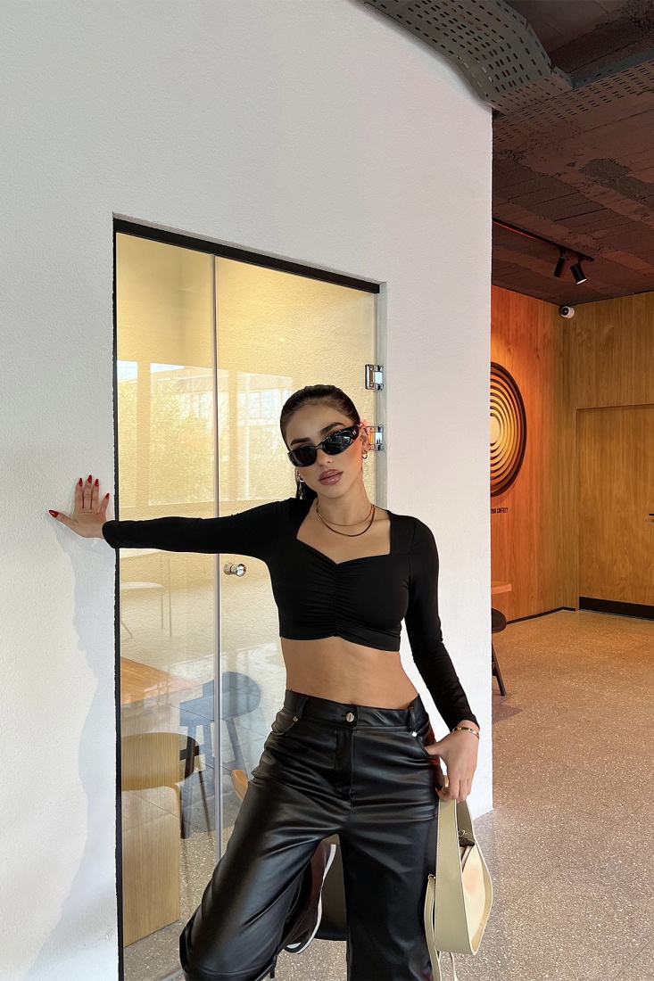 Siyah Önü Büzgülü Crop Top ATE3488 - gecce