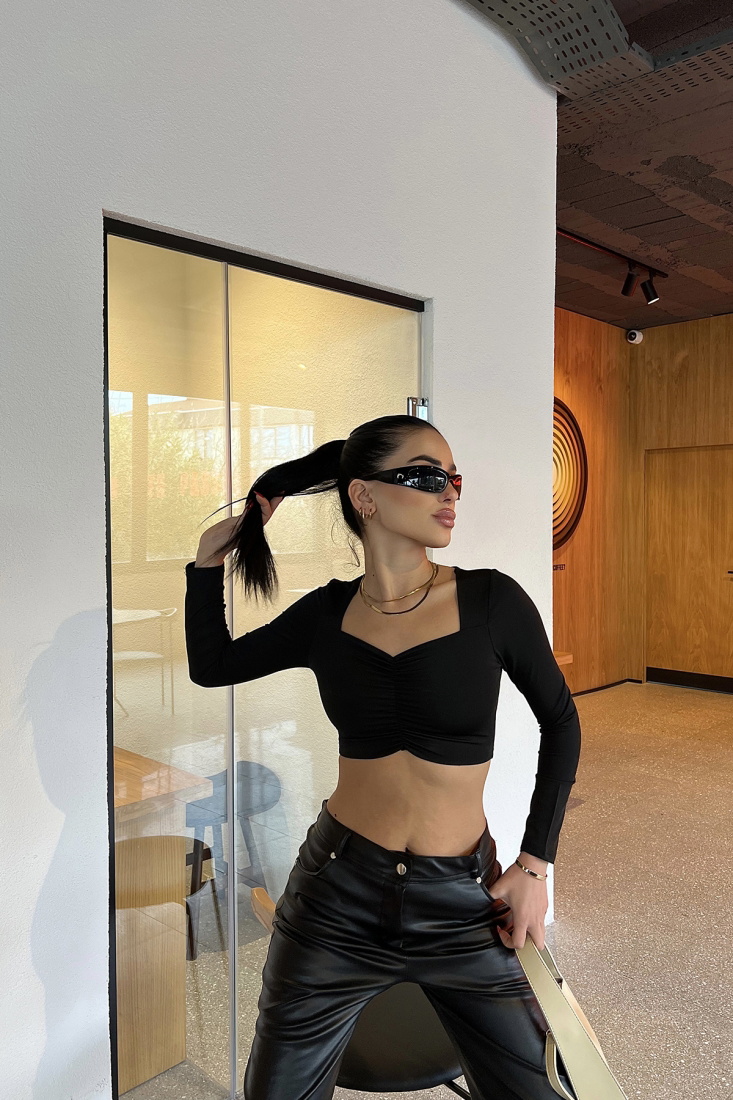 Siyah Önü Büzgülü Crop Top ATE3488 - gecce