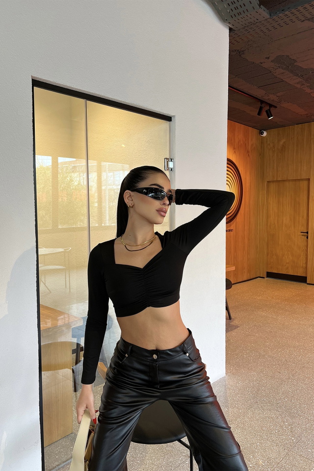Siyah Önü Büzgülü Crop Top ATE3488 - 4