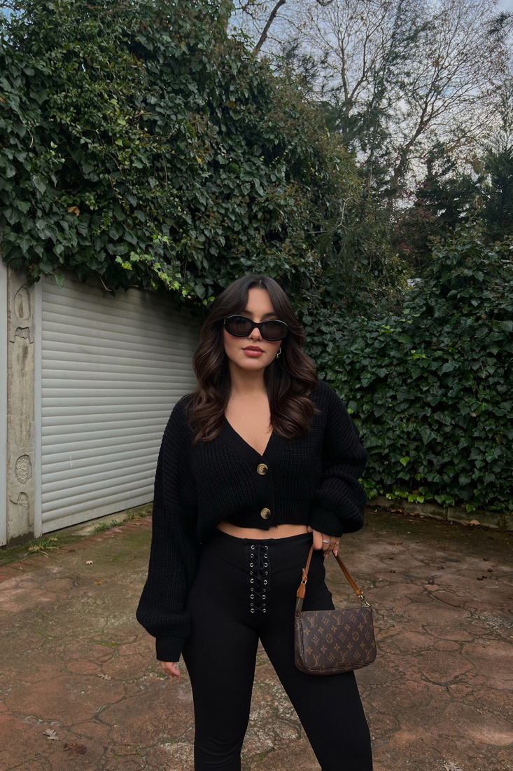 Siyah Önü Düğmeli Triko Hırka ATE2631 - EYYO