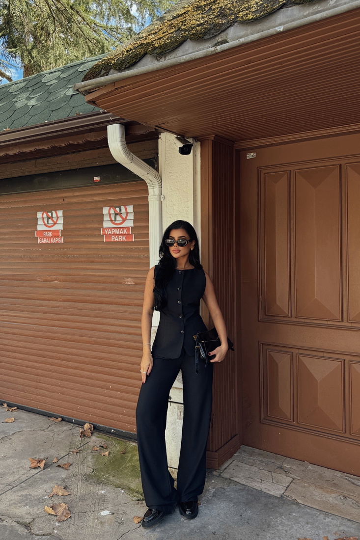 Siyah Lamarie Bel Kısmı Bağlamalı Alt Üst Takım ATE-1761 - EYYO