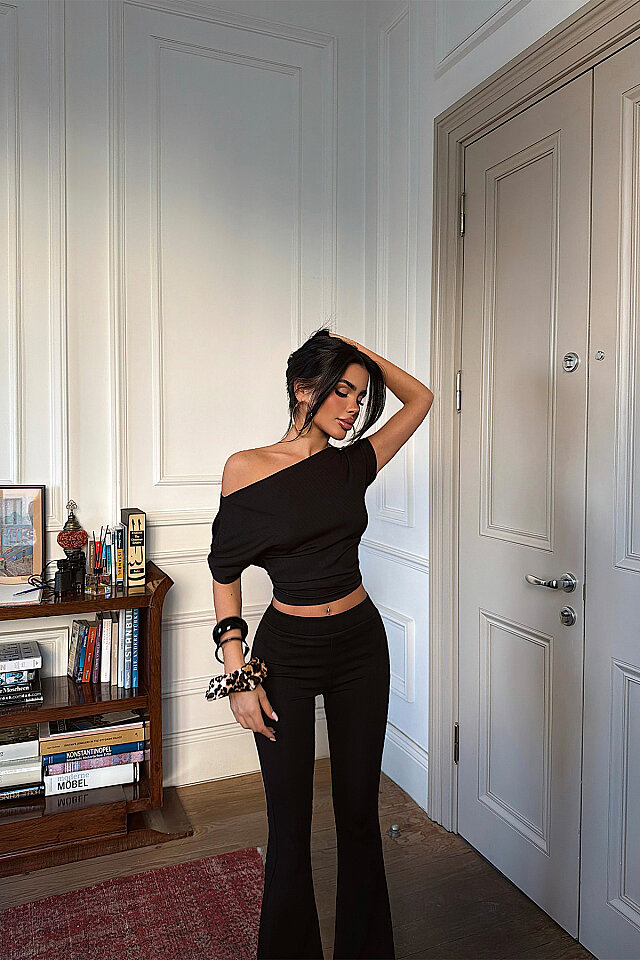 Siyah Akanu Takım ATE-5028 