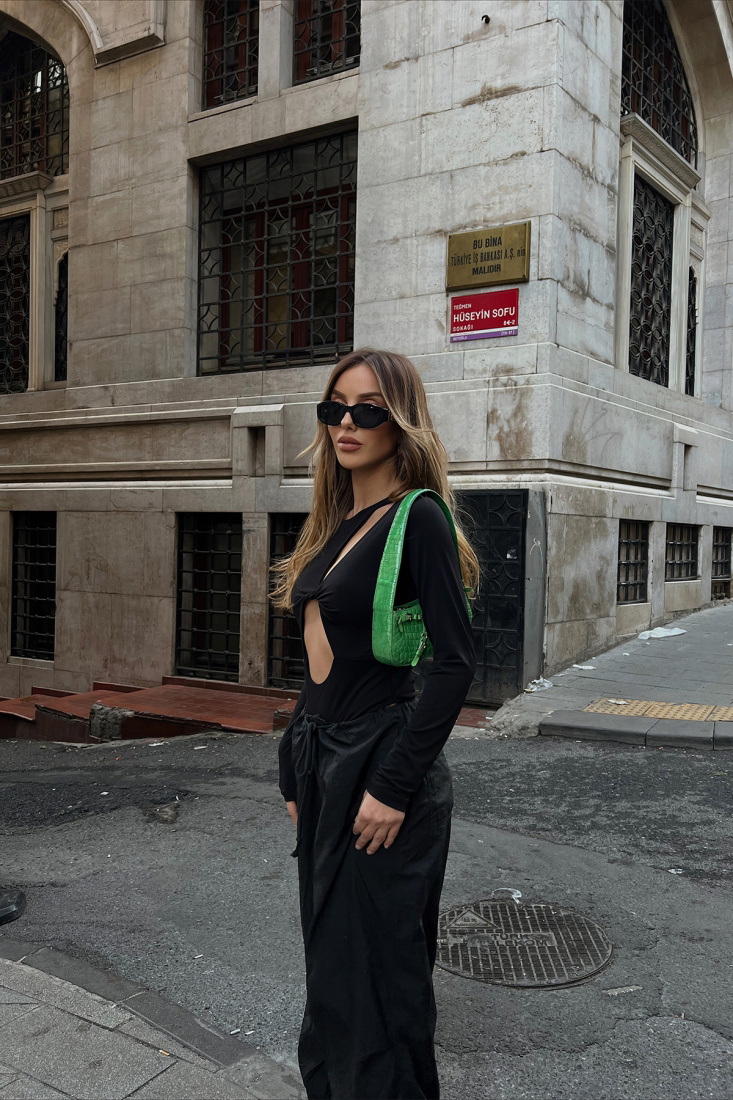 Siyah Pencere Detay Bodysuit ATE2206 - EYYO