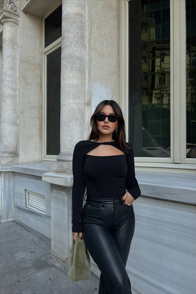 Siyah Pencere Detay Bodysuit ATE2222 