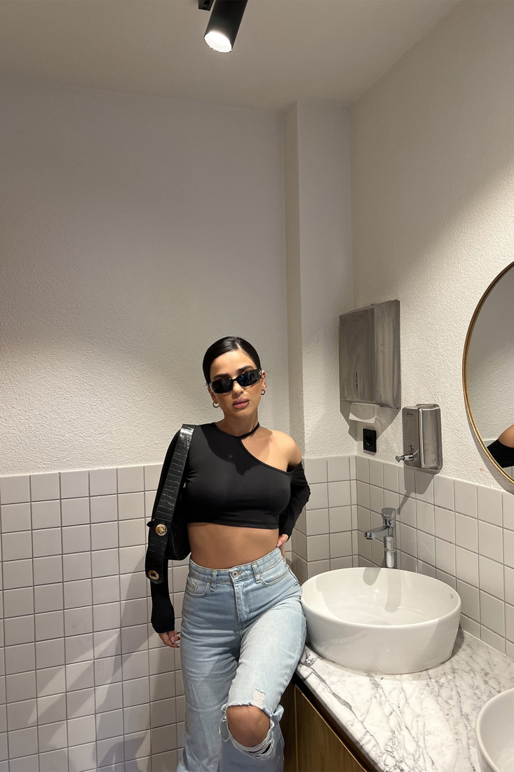 Siyah Pencere Detay Crop Top ATE3262 - EYYO