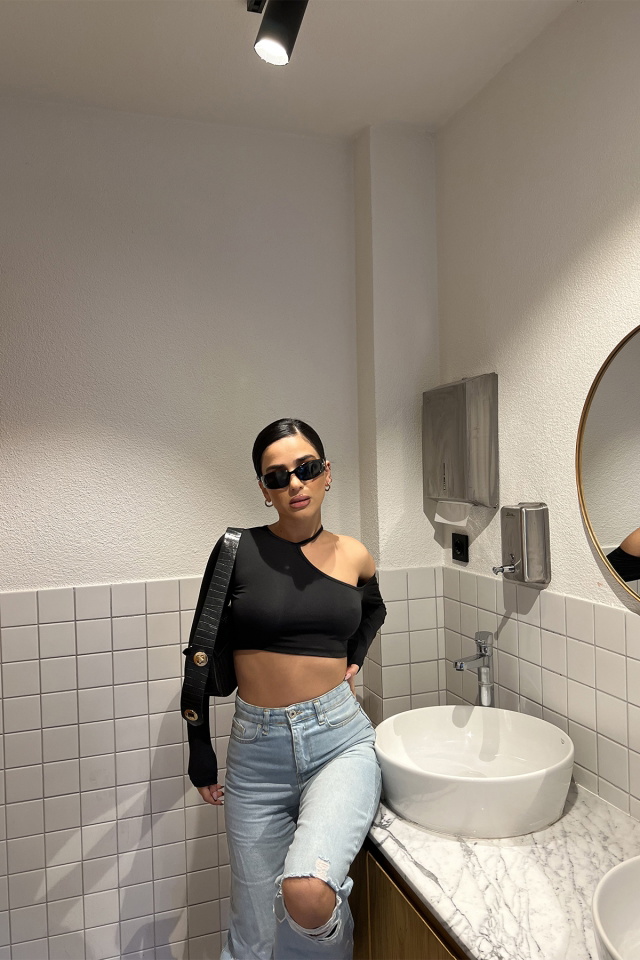 Siyah Pencere Detay Crop Top ATE3262 