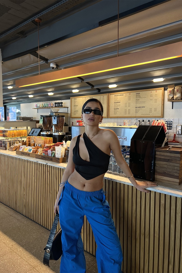 Siyah Pencere Detay Crop Top ATE3286 - 3
