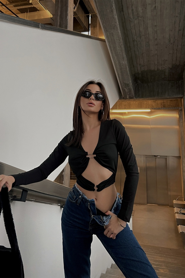 Siyah Pencere Detay Crop Top ATE3528 - 4