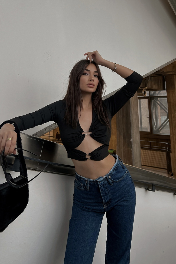 Siyah Pencere Detay Crop Top ATE3528 - gecce