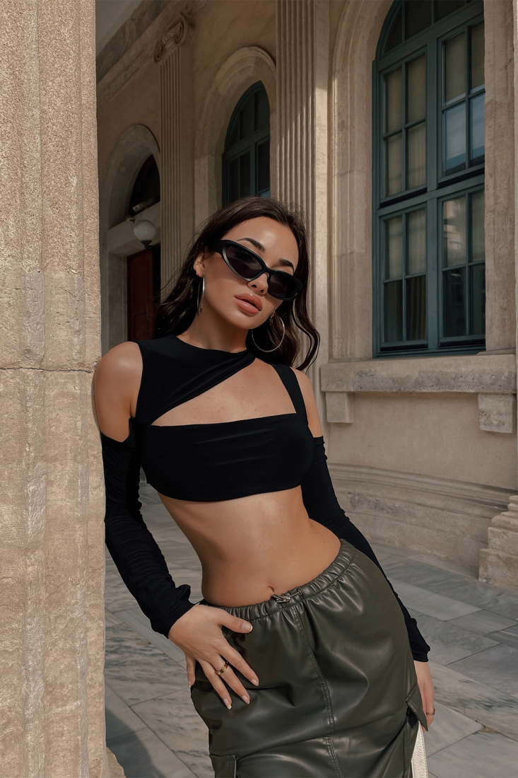 Siyah Pencere Detay Crop Top ATE3555 - DEPPOT