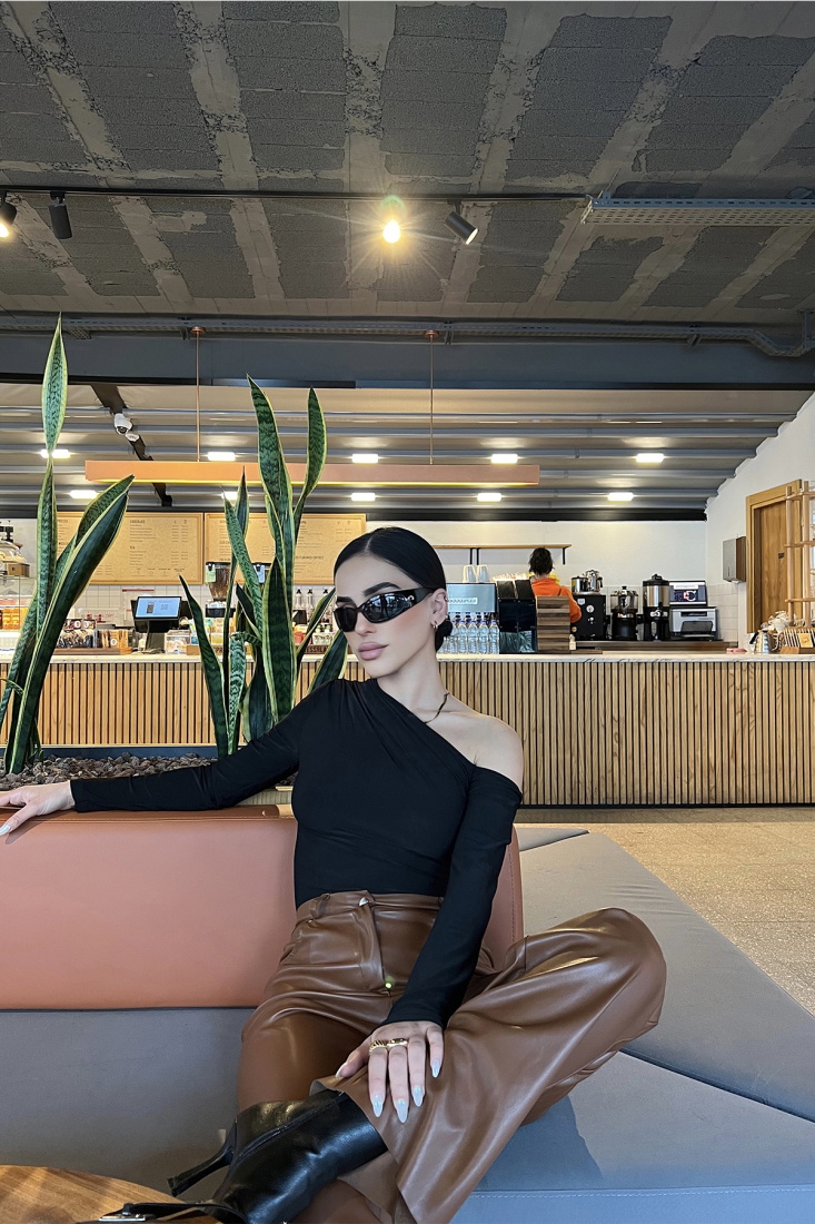 Siyah Pencere Detay Crop Top ATE3799 - MİSTİX