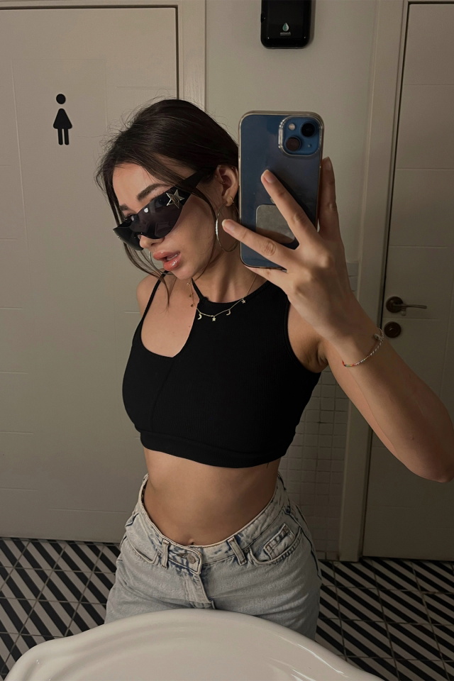 Siyah Pencere Detay Crop Top ATE4629 - 2