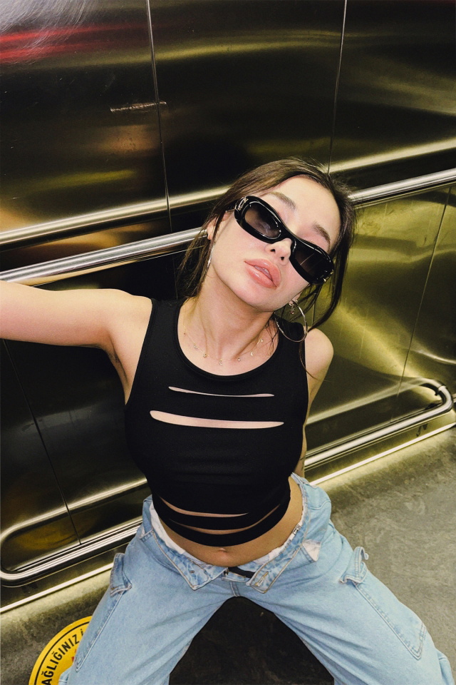 Siyah Pencere Detay Crop Top ATE4642 - 3