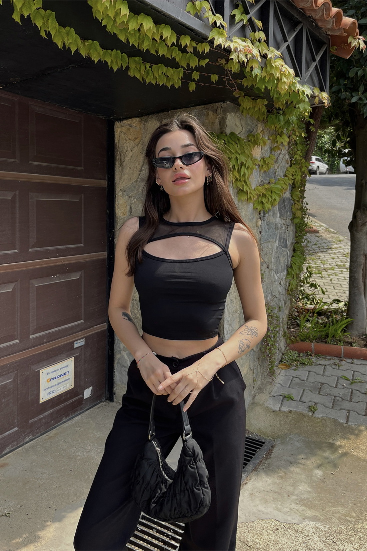 Siyah Pencere Detay Crop Top ATE6476 - KARABAY