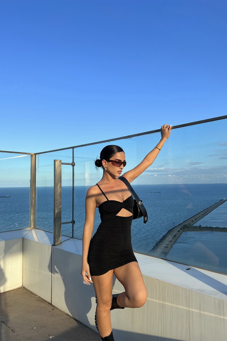 Siyah Pencere Detay Önü Büzgülü Elbise ATE2323 - EYYO