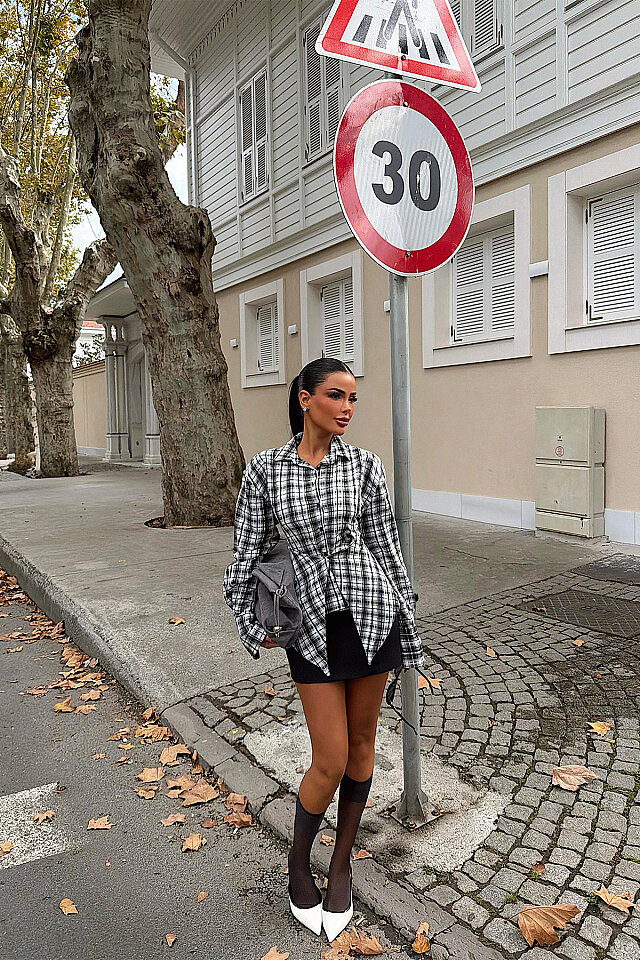 Siyah Cut-Out Fit Gömlek -