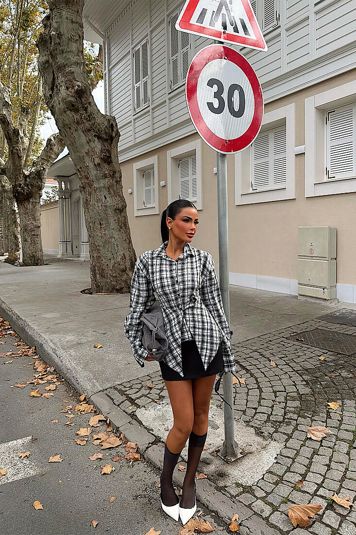 Siyah Cut-Out Fit Gömlek