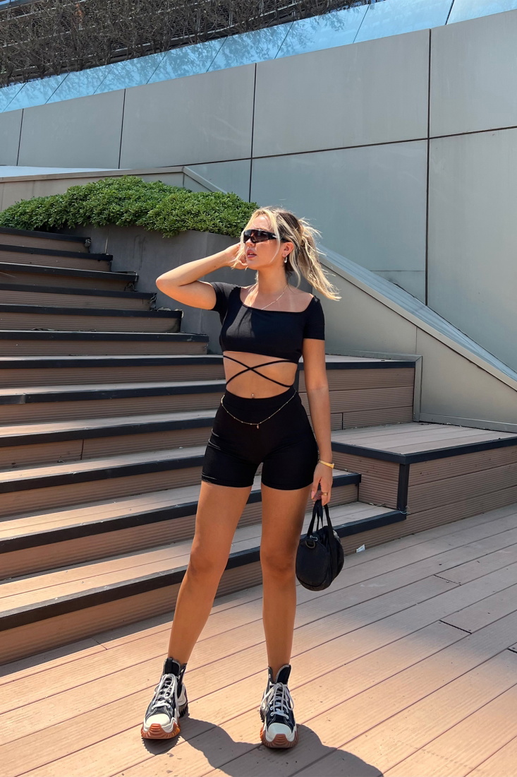 Siyah Sırt Detay Crop Top ATE1719 - ELEY