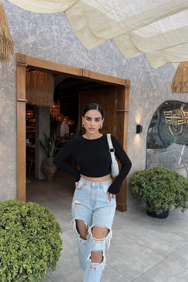 Siyah Sırtı Taş Detay Crop Top
