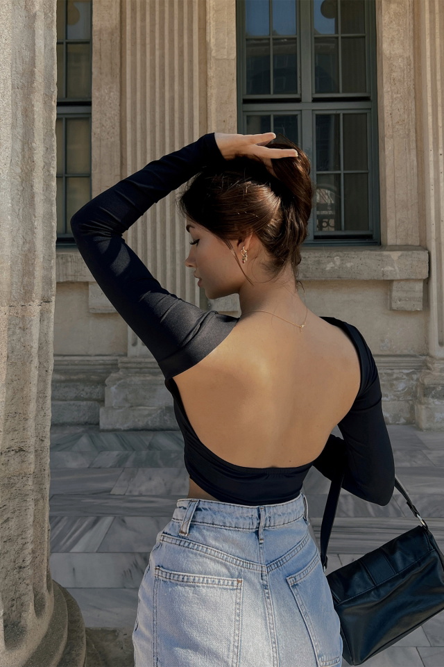 Siyah Sırt Detay Crop Top ATE3895 