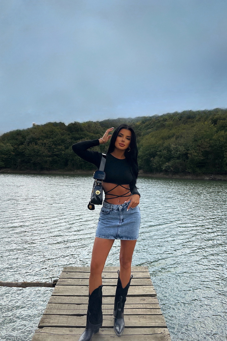 Siyah Sırtı Bağlamalı Uzun Kol Crop Top ATE8768 - KARABAY