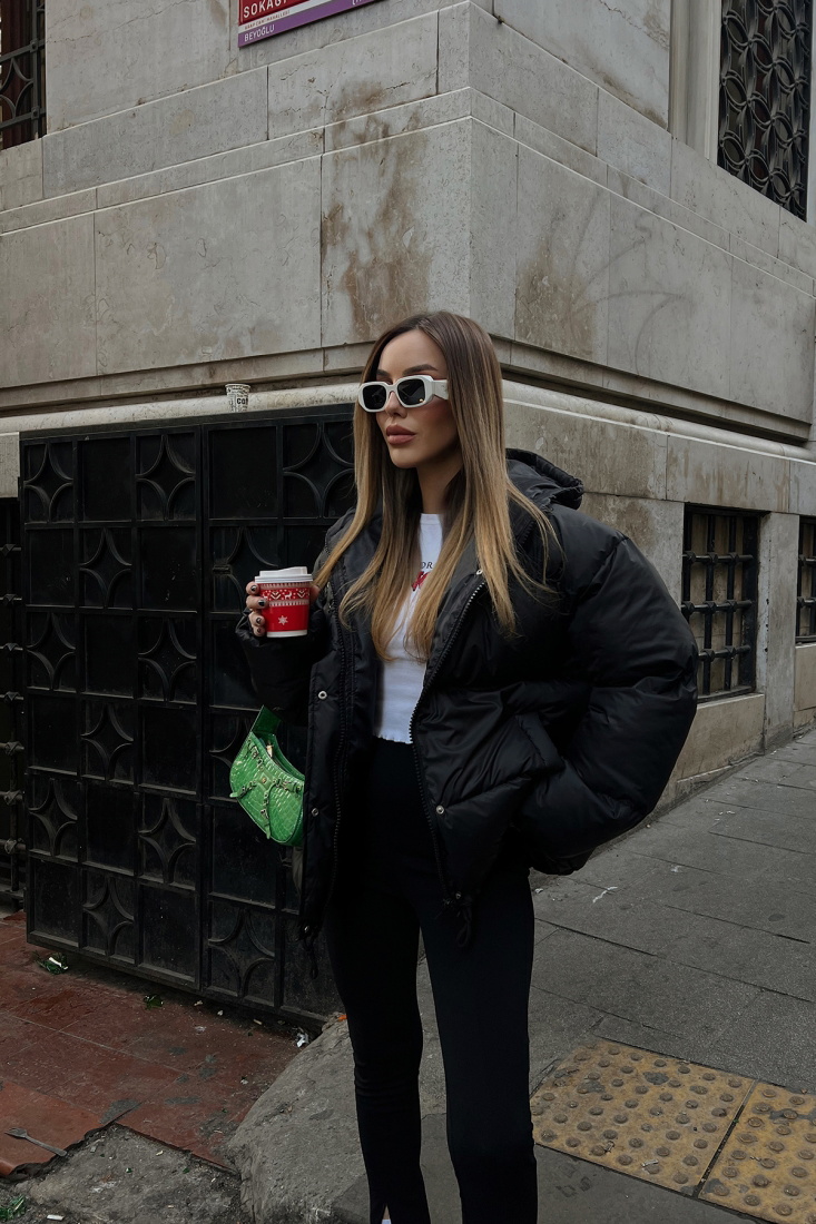 Siyah Şişme Kapşonlu Mont ATE3491 - DEPPOT