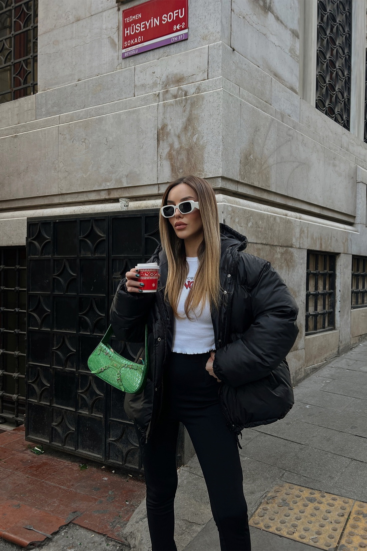 Siyah Şişme Kapşonlu Mont ATE3491 - DEPPOT