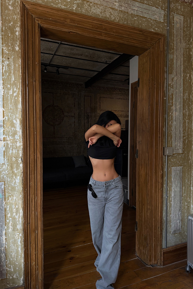 Siyah Dewbi Crop Top ATE-4937 - EYYO