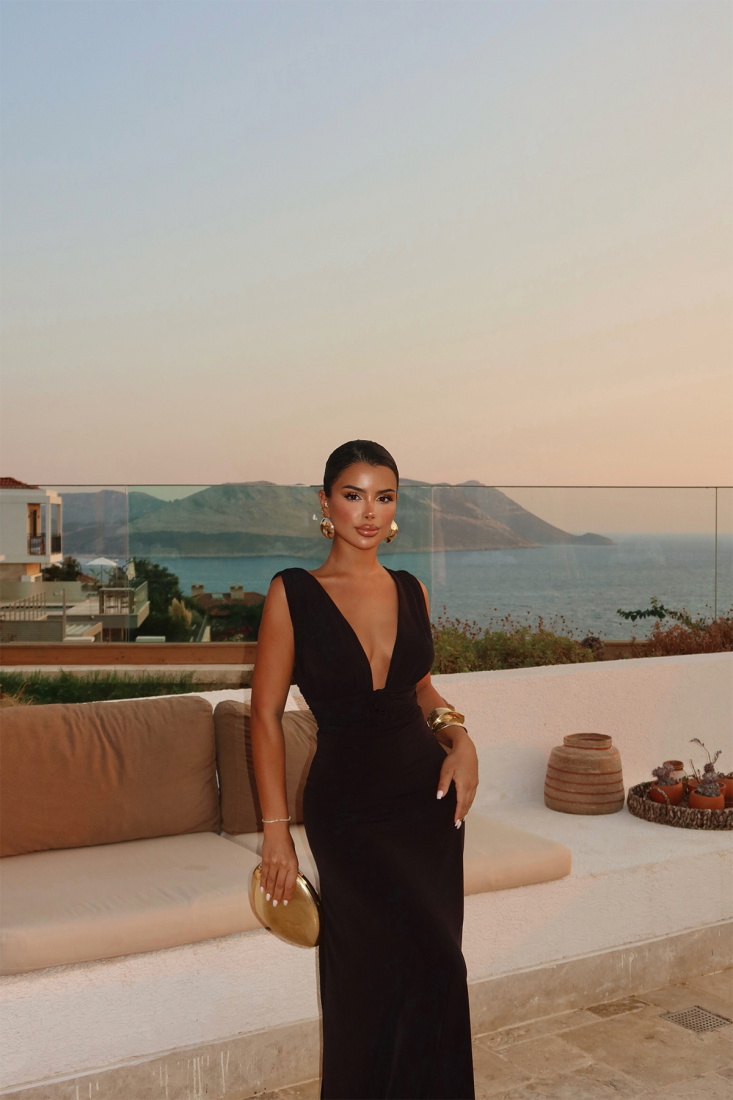 Siyah Isole Gül Detaylı Elbise ATE-1431 - EYYO