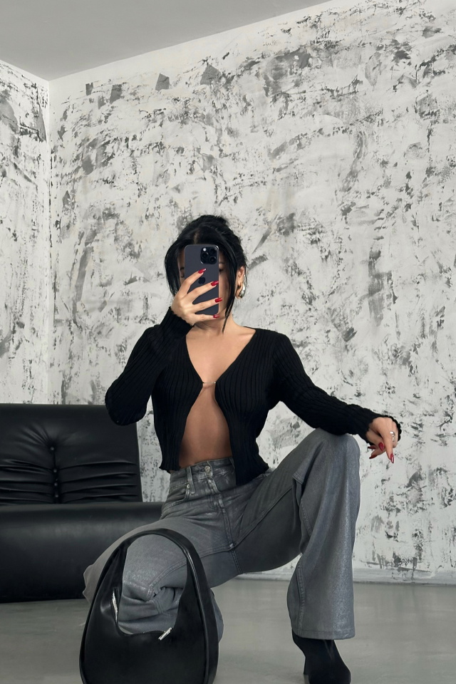 Siyah Uzun Kol Crop Top ATE0827