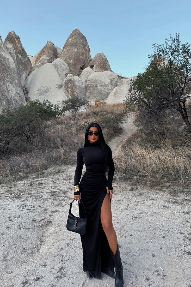 Siyah Taren Yırtmaçlı Elbise ATE-1756 - EYYO